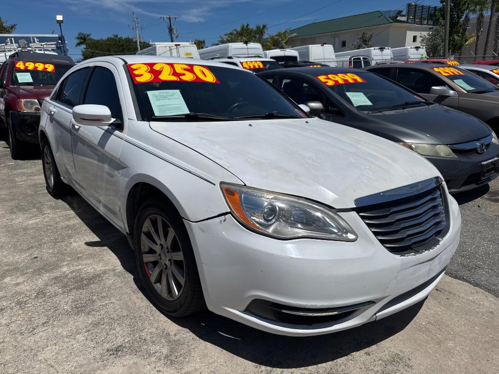 2013 Chrysler 200 Touring