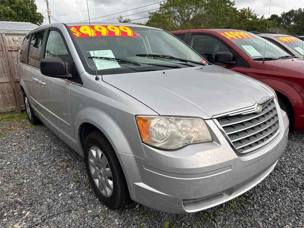 2009 Chrysler Town & Country LX