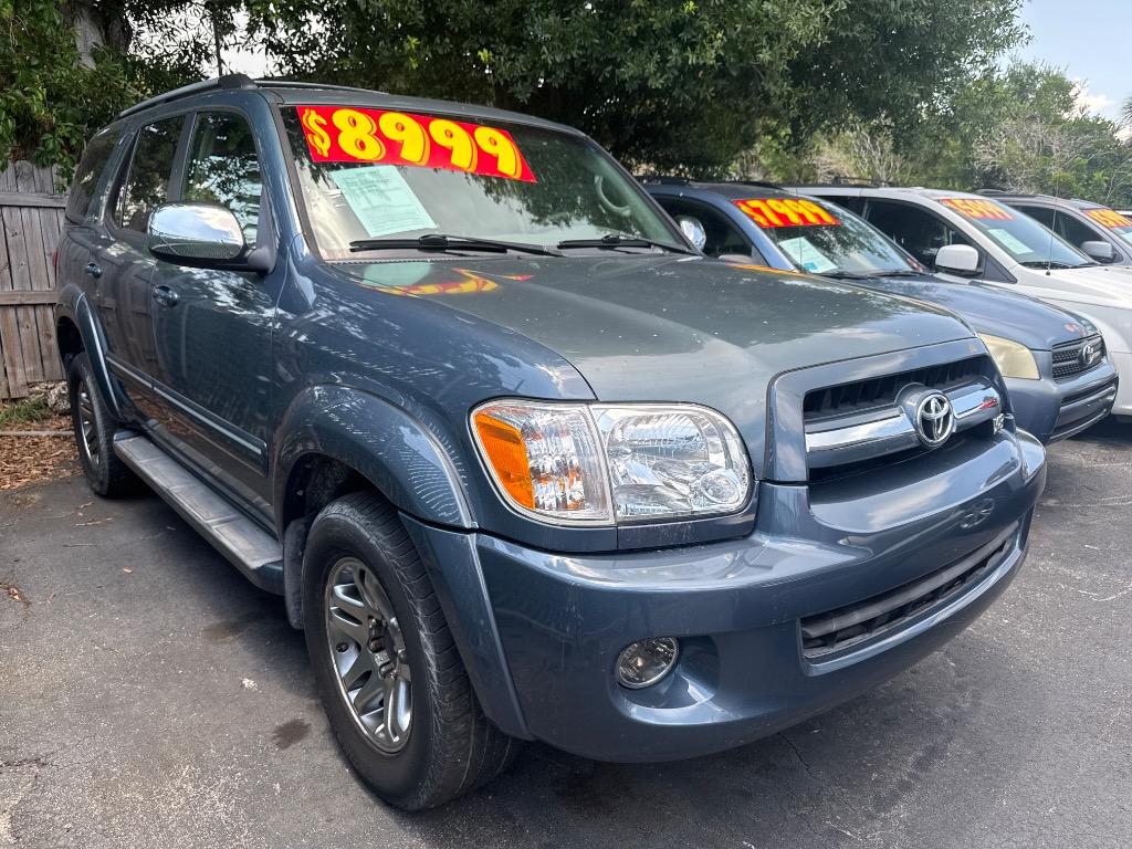 2007 Toyota Sequoia Limited's photo