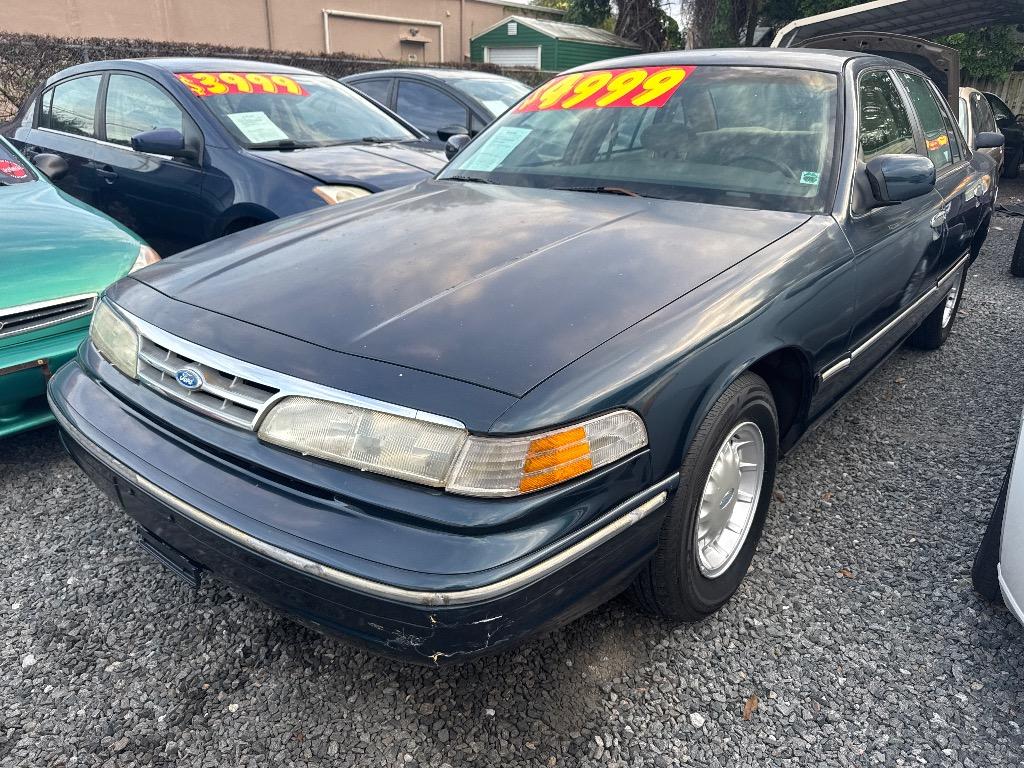 1997 Ford Crown Victoria Base