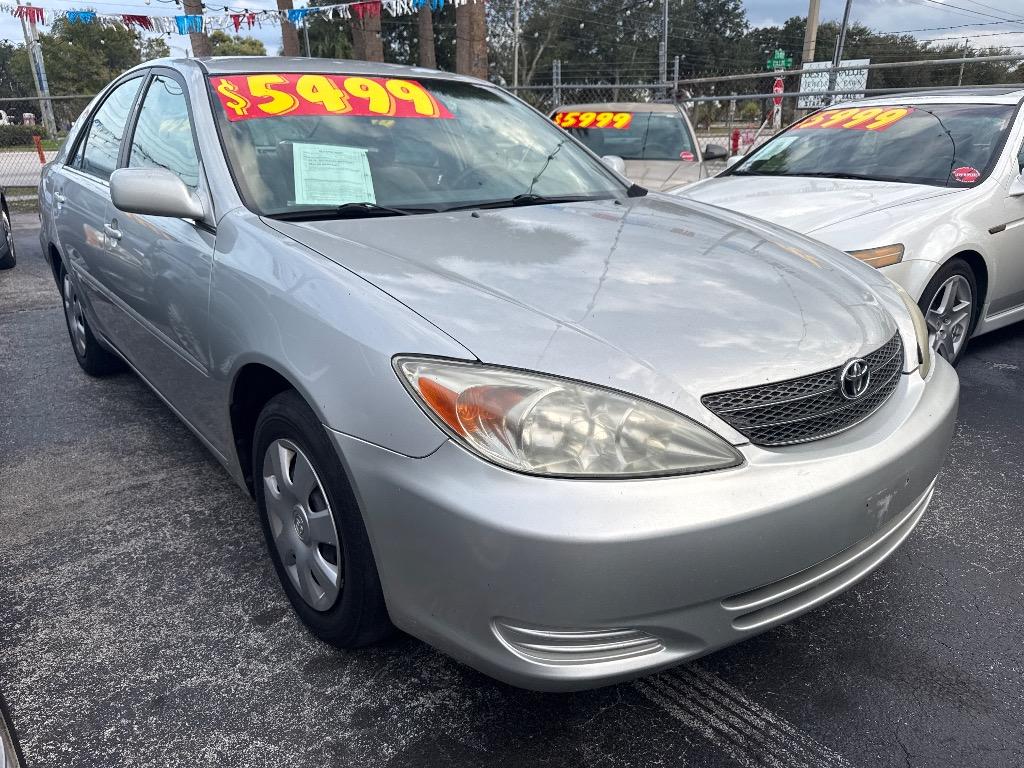 2002 Toyota Camry SE's photo