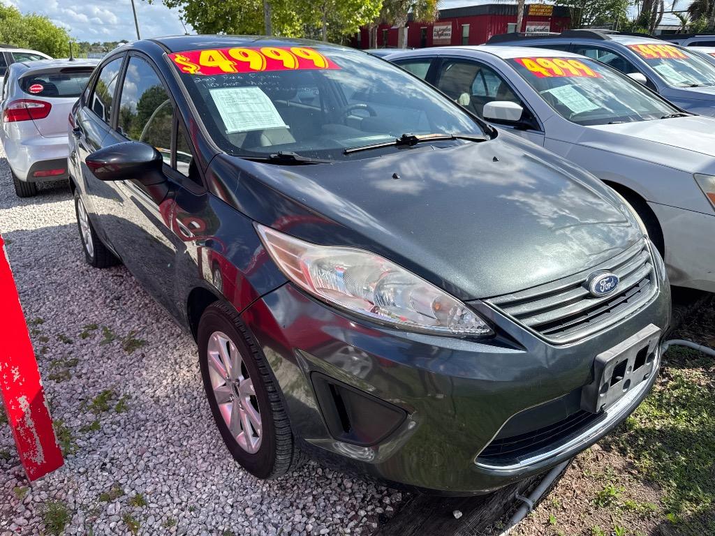 2011 Ford Fiesta SE Sedan's photo